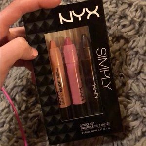 NYx Simply 3 Piece Lip Set